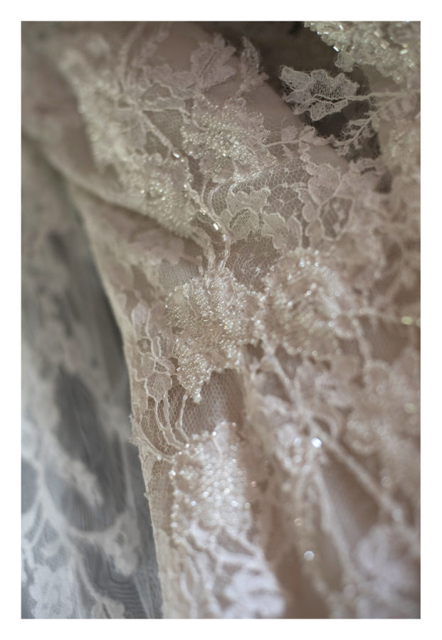 dettaglio abito sposa in pizzo
