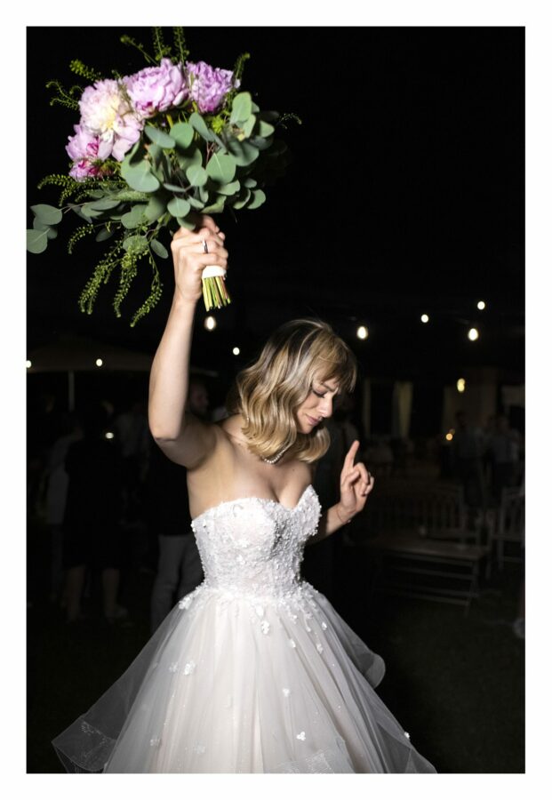 lancio bouquet Matrimonio a Brescia Azienda agricola Ronchi